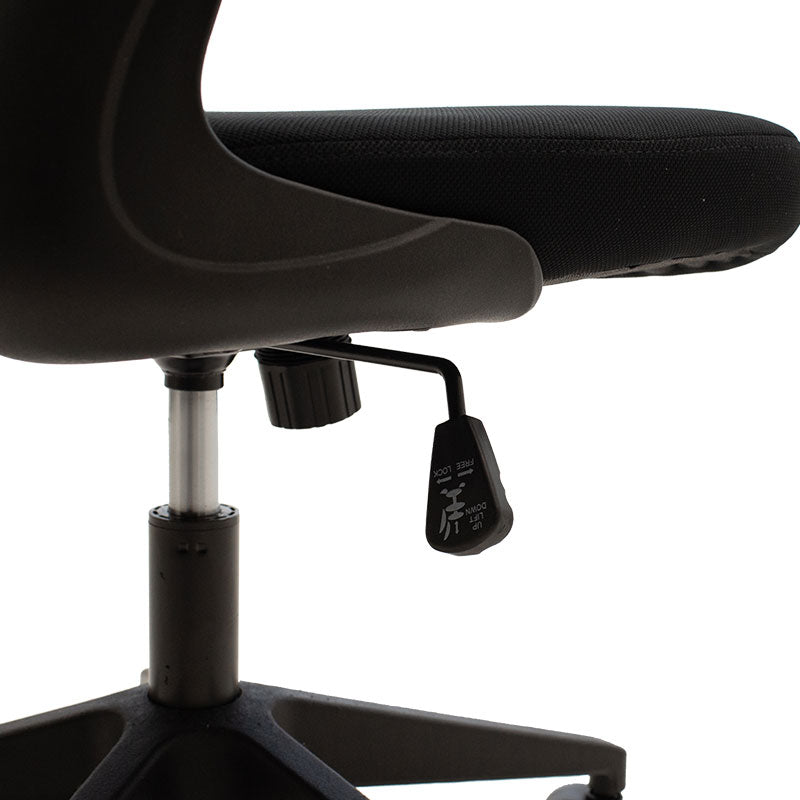 Manager office chair Ergoline pakoworld with fabric mesh in black colour