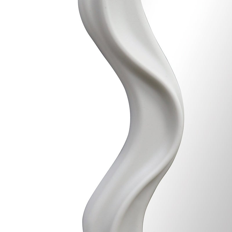 Liquid pp mirror in white shade 26x2.7x39cm