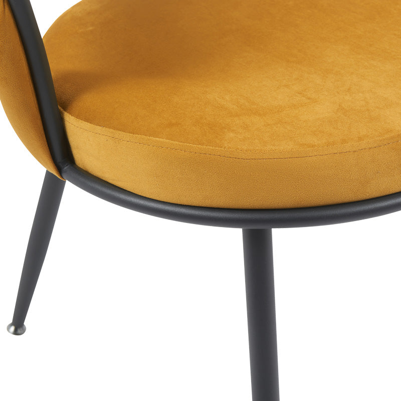 Chair Alkia in yellow velvet with black metal leg 60x57x68cm